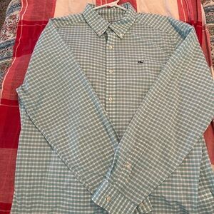 EUC vineyard vines performance long sleeve shirt